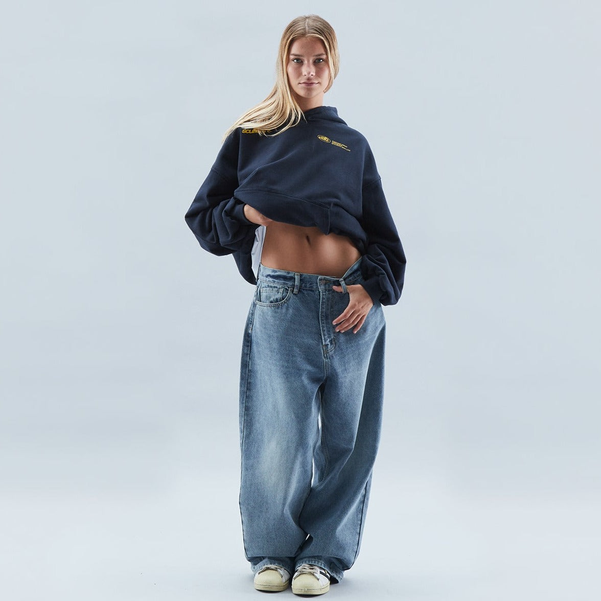 Cloud5ive Dames Hoodie-jurk met fleecestof en kangoeroezak zwart Cloud5ive Dames Hoodie-jurk met fleecestof en kangoeroezak zwart
